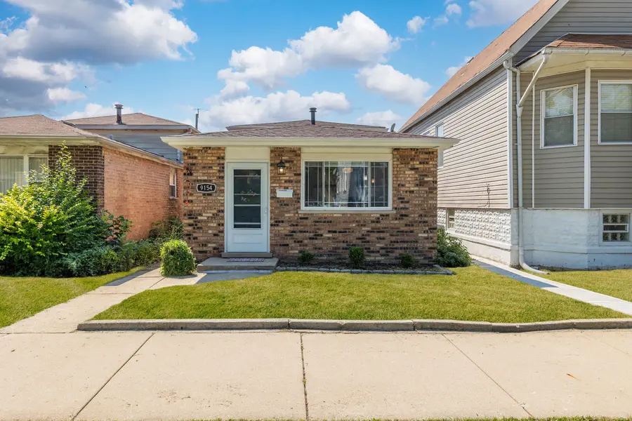 9154 S Luella AVE, Chicago, IL 60617