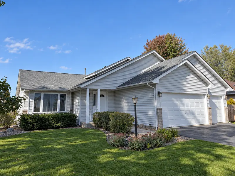 1817 Shasta DR, Hudson, WI 54016