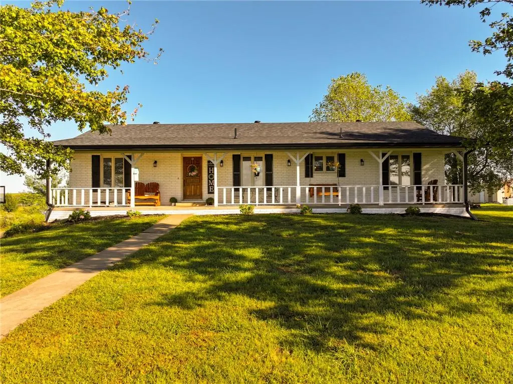 4825 E 150 RD, El Dorado Springs, MO 64744