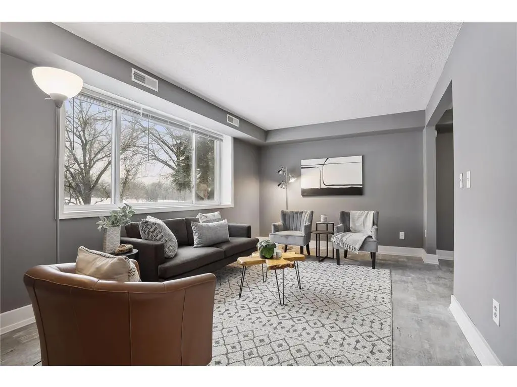 439 Arlington AVE E, Saint Paul, MN 55130