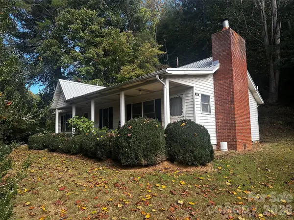 43 Kellogg Farm RD, Green Mountain, NC 28740