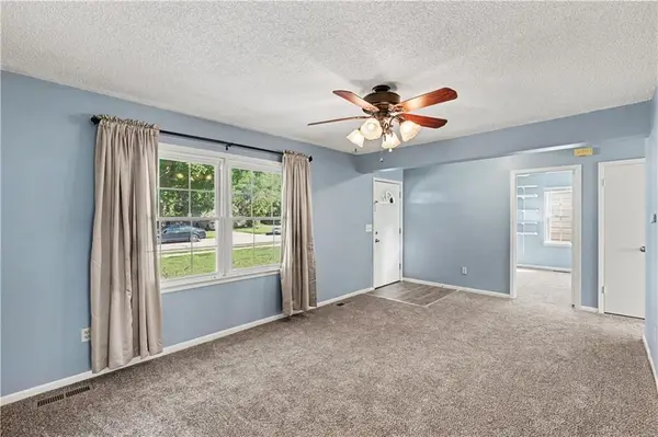 11405 W 70th ST, Shawnee, KS 66203