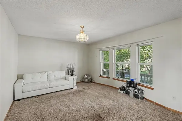 3325 S SIOUX CT, Independence, MO 64057