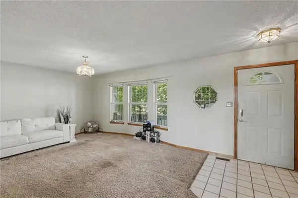 3325 S SIOUX CT, Independence, MO 64057
