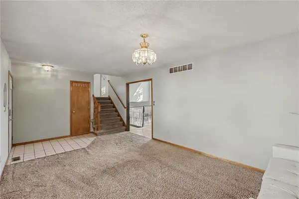 3325 S SIOUX CT, Independence, MO 64057