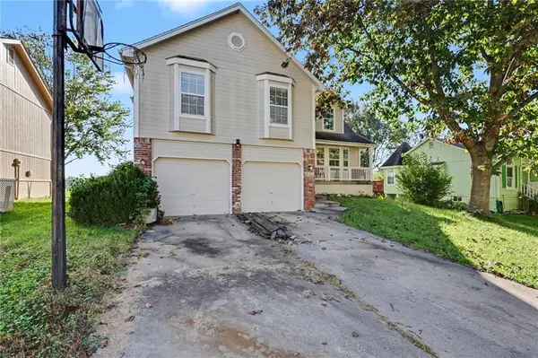 3325 S SIOUX CT, Independence, MO 64057
