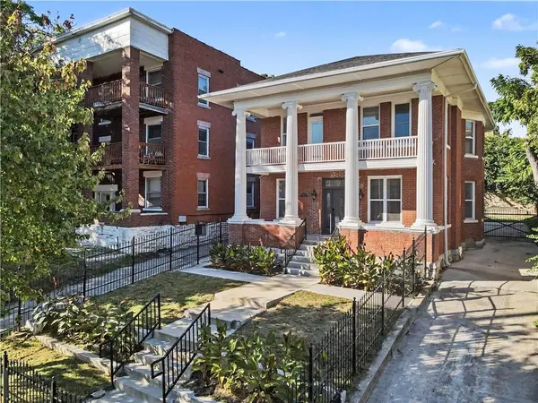 300 W 34 ST, Kansas City, MO 64111