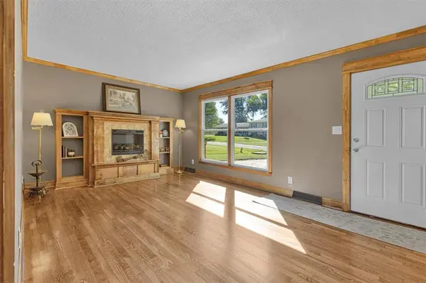112 W 8th ST, Kearney, MO 64060
