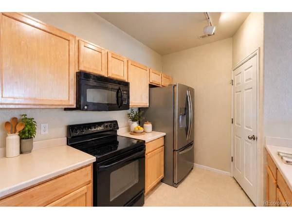 5255 Memphis #717, Denver, CO 80239