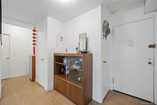 33-64 21st ST #6C, Astoria, NY 11106