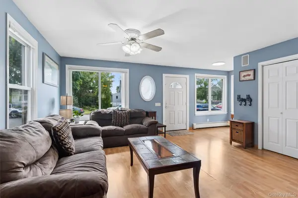 122 Commonwealth AVE, Merrick, NY 11566