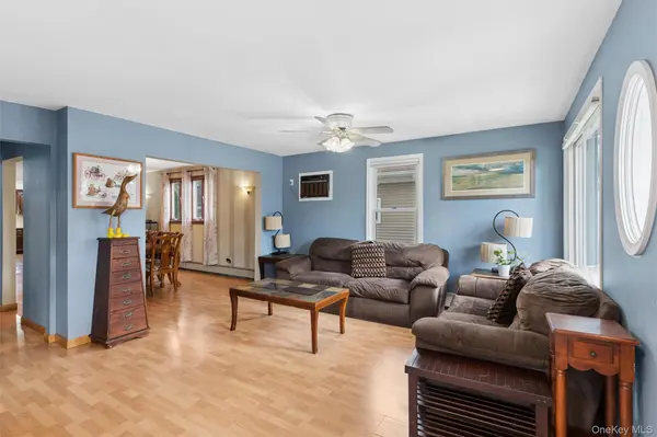 122 Commonwealth AVE, Merrick, NY 11566