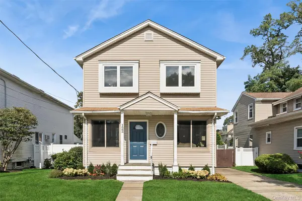 122 Commonwealth AVE, Merrick, NY 11566