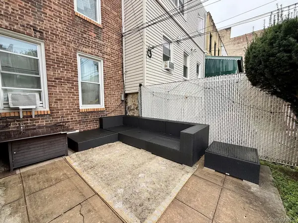 32-67 36th ST, Astoria, NY 11106