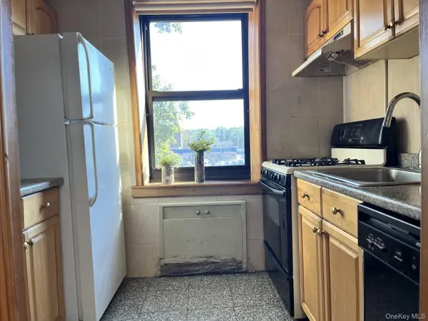 213-02 73rd AVE #4D, Bayside, NY 11364