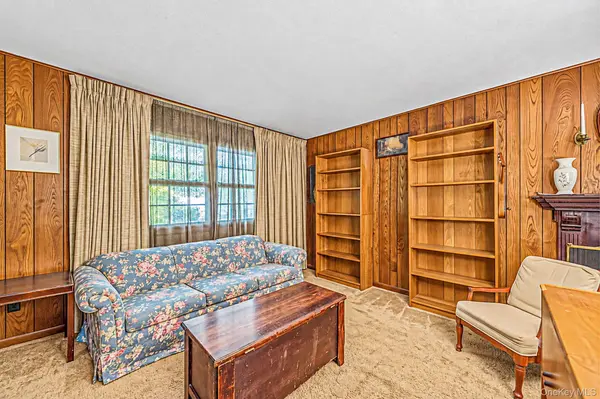 306 Jamaica AVE, Medford, NY 11763
