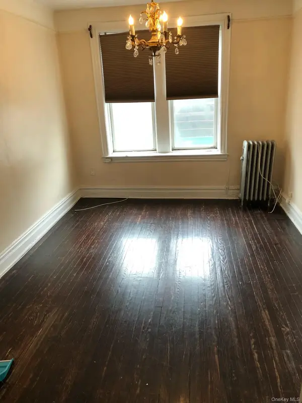 3514 30th AVE, Astoria, NY 11103
