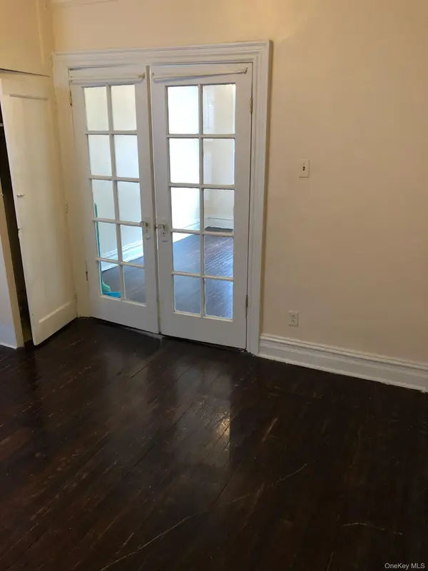3514 30th AVE, Astoria, NY 11103