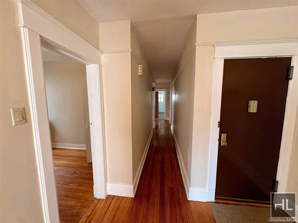 100 Mclean AVE, Yonkers, NY 10705