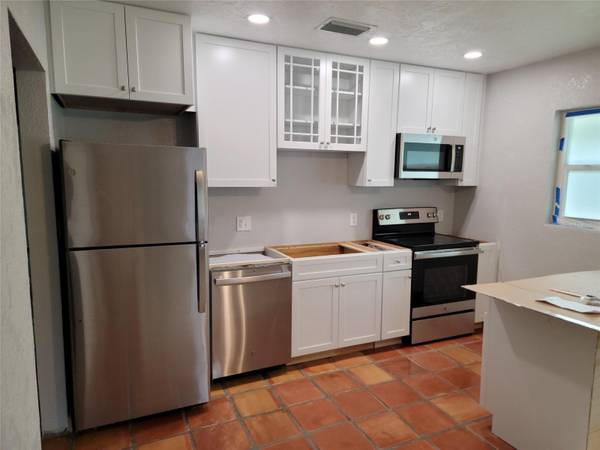 2117 3RD AVE E, Bradenton, FL 34208