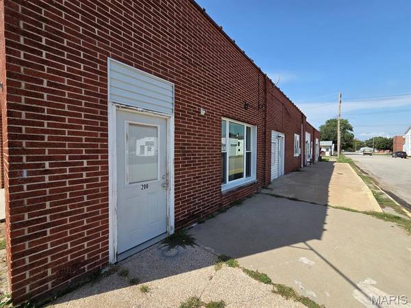 200 N Washington ST, Kahoka, MO 63445