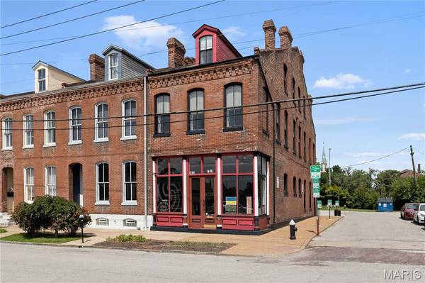 1615 S 9th ST, St Louis, MO 63104