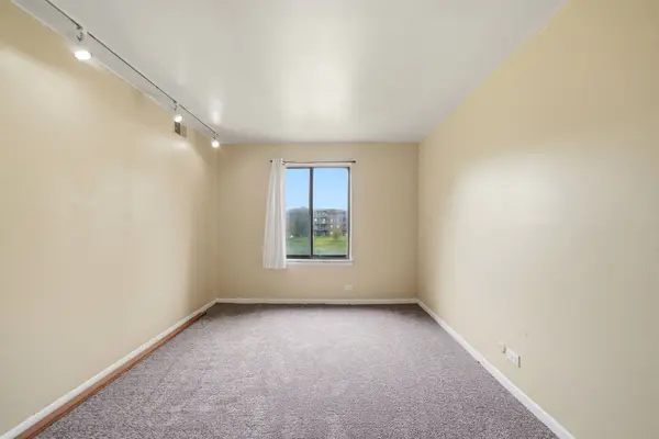 820 Elder RD #202, Homewood, IL 60430