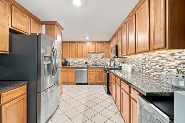 704 Dempster ST #E207, Mount Prospect, IL 60056