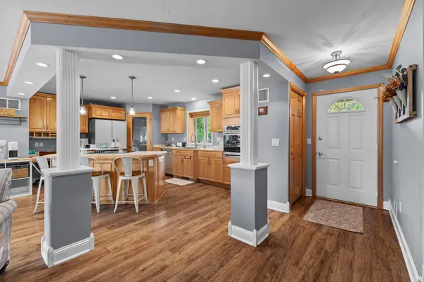 655 Hillside RD SE, New Prague, MN 56071