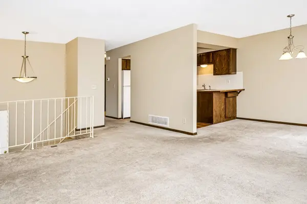 10394 Balsam LN, Eden Prairie, MN 55347