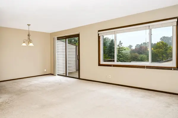 10394 Balsam LN, Eden Prairie, MN 55347