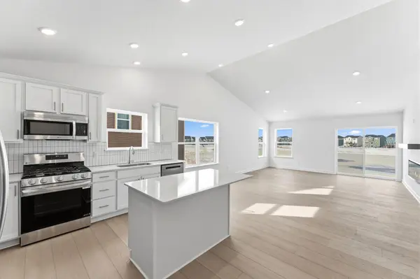 7473 Lotus LN, Lino Lakes, MN 55038