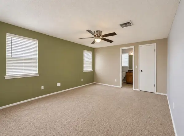 1054 Cumberland Mansion, Yukon, OK 73099