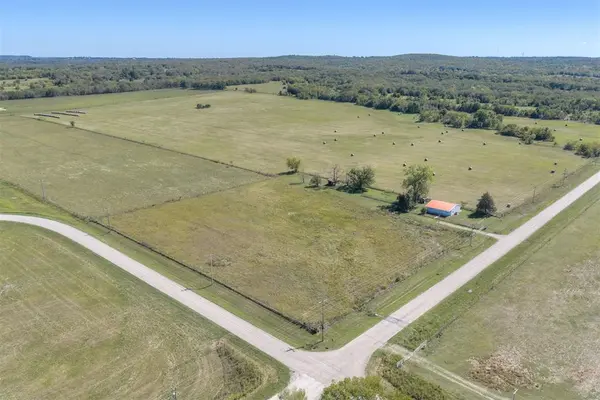 25080 Turkey Pen Hollow RD, Henryetta, OK 74437