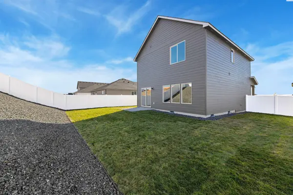 728 Honeylicious St., Richland, WA 99352