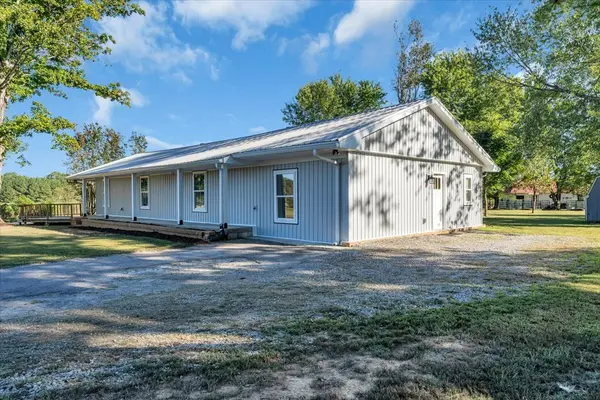 2037 Rutledge Falls Rd, Tullahoma, TN 37388