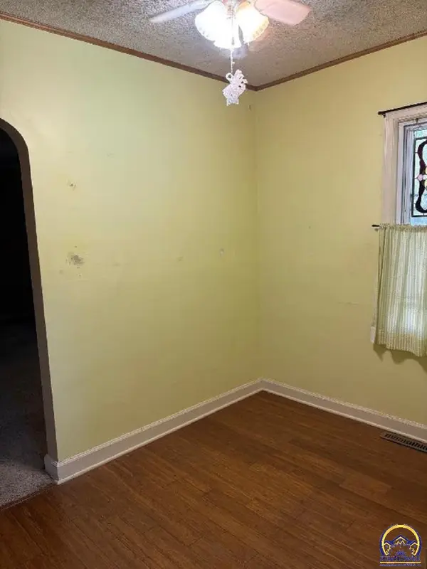 839 SW Webster AVE, Topeka, KS 66606