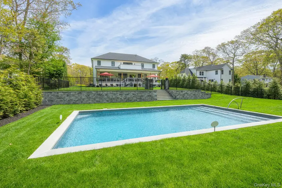 45 Columbine AVE, Hampton Bays, NY 11946