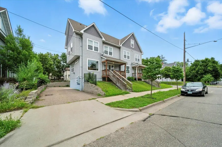 600 W 32nd ST #4, Minneapolis, MN 55408