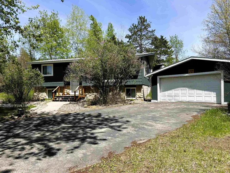 1310 KENNY DR, Crivitz, WI 54114-1551