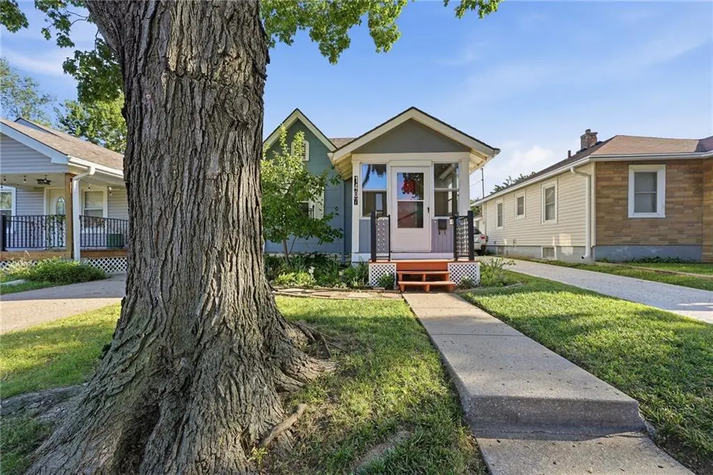 1407 E 24th AVE, North Kansas City, MO 64116