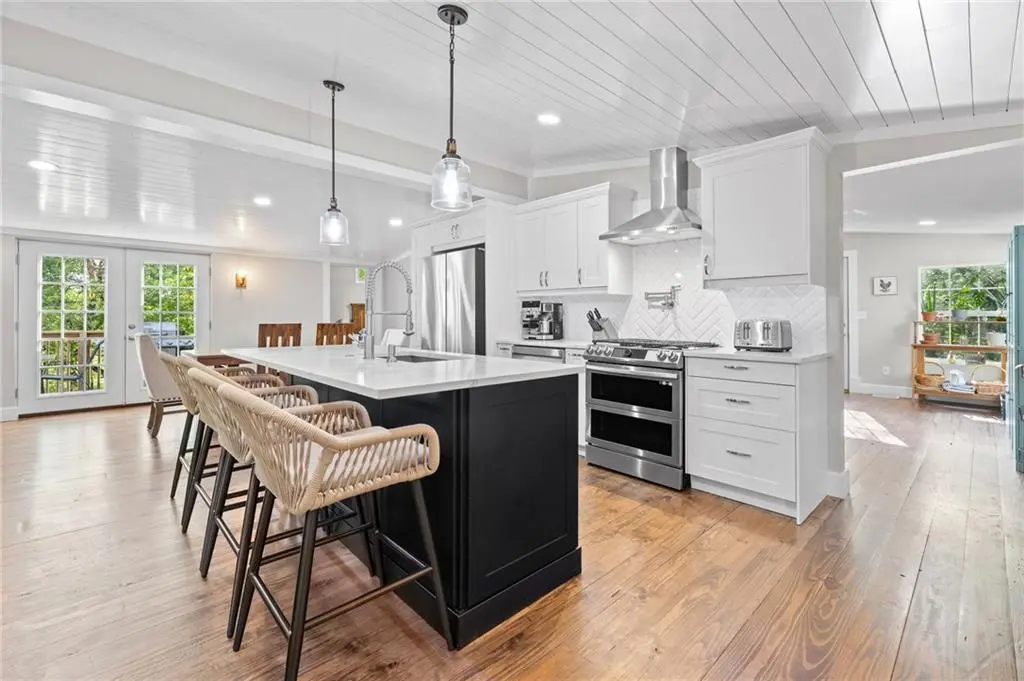 10908 S Outer Belt RD, Lone Jack, MO 64070