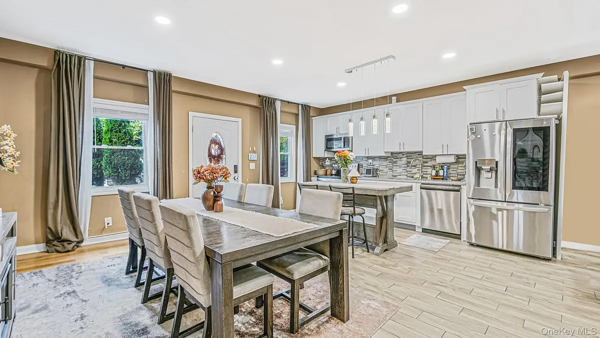 73 Lynbrook DR, Mastic Beach, NY 11951
