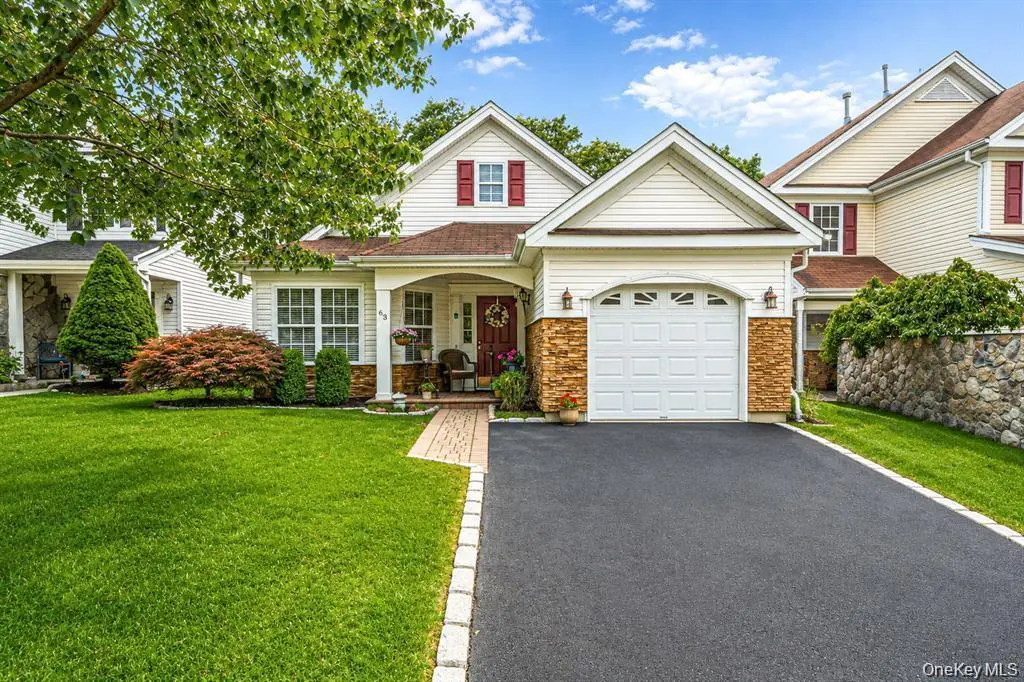 63 Madison CIR, Middle Island, NY 11953