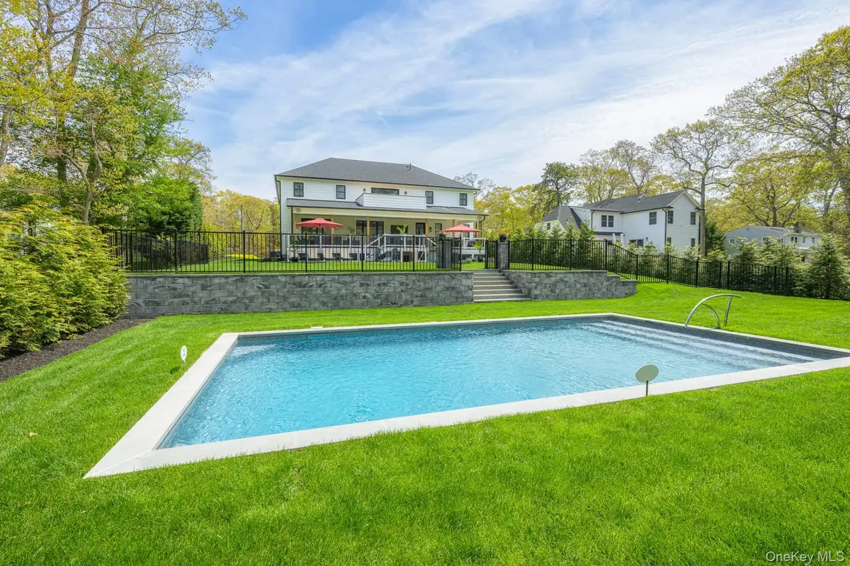 45 Columbine AVE, Hampton Bays, NY 11946