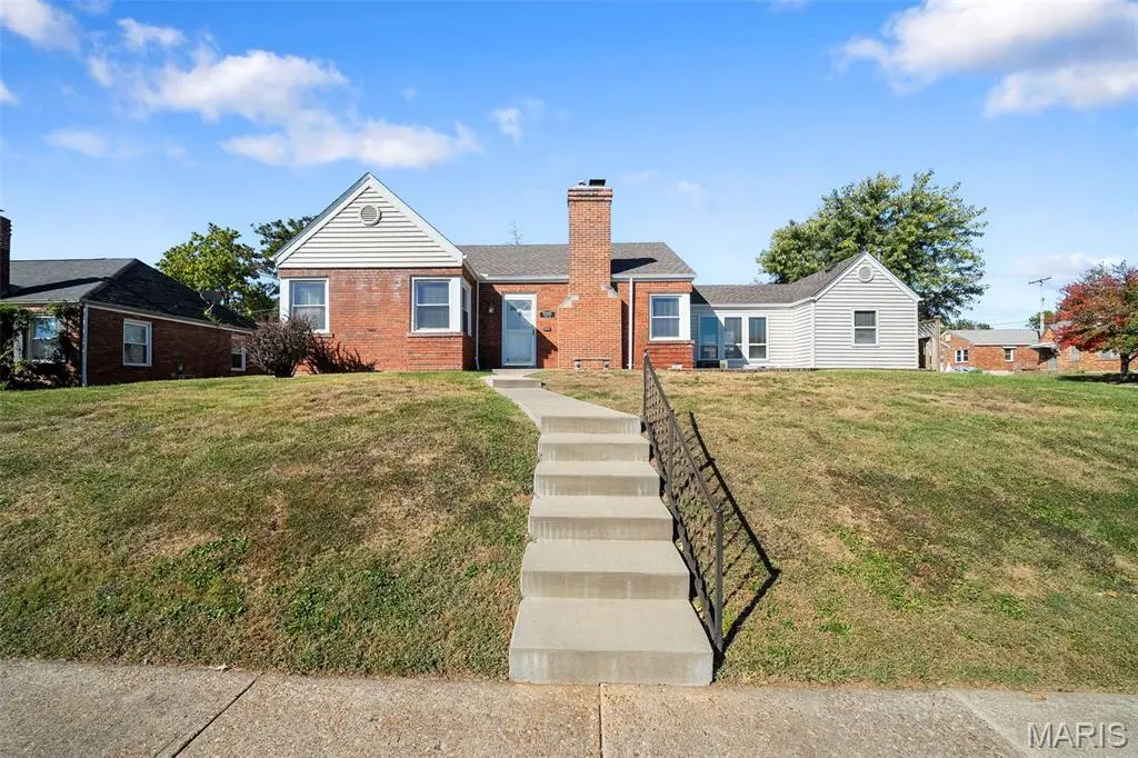 9305 Aster AVE, Affton, MO 63123