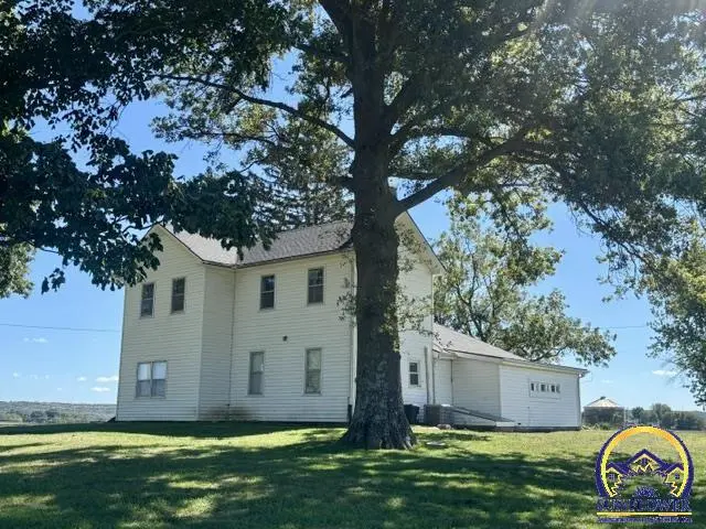 17201 Coffin Rd, Leavenworth, KS 66048