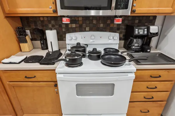 8911 Pointer LN, Austin, TX 78758