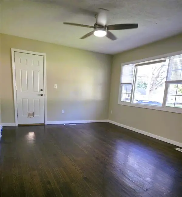 3601 NE 54th TER, Kansas City, MO 64119