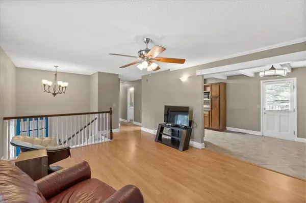 9341 Mullen RD, Lenexa, KS 66215